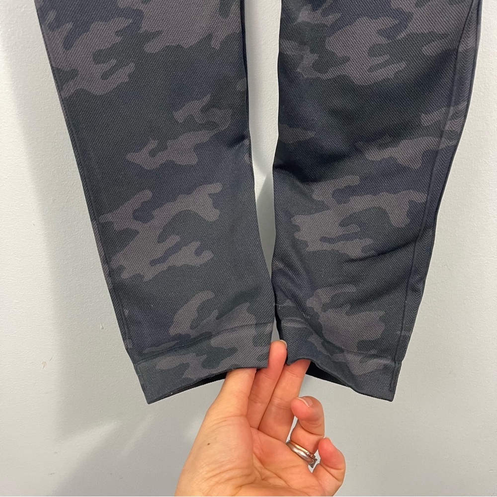 Spanx Look At Me Now Seamless Camo Leggings Size M - L - Picture 7 of 14